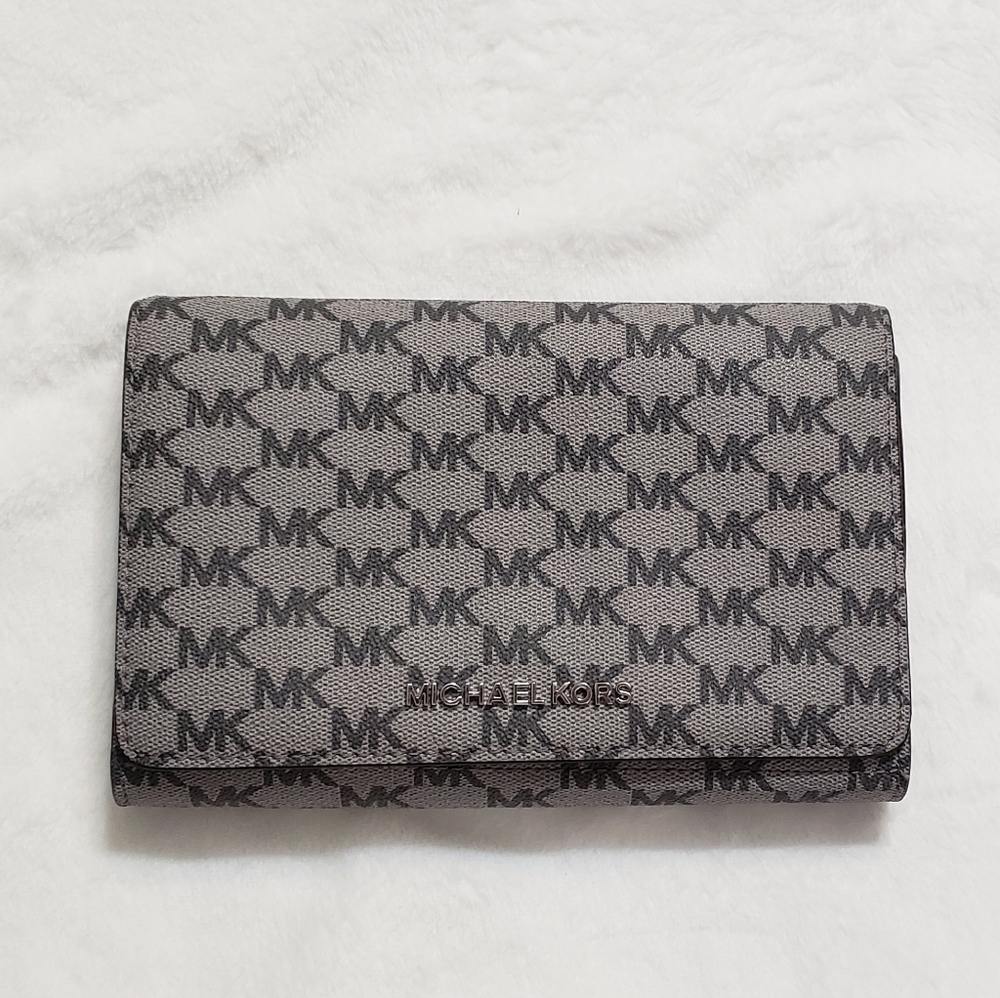 Michael Kors Logo Crossbody Cluth